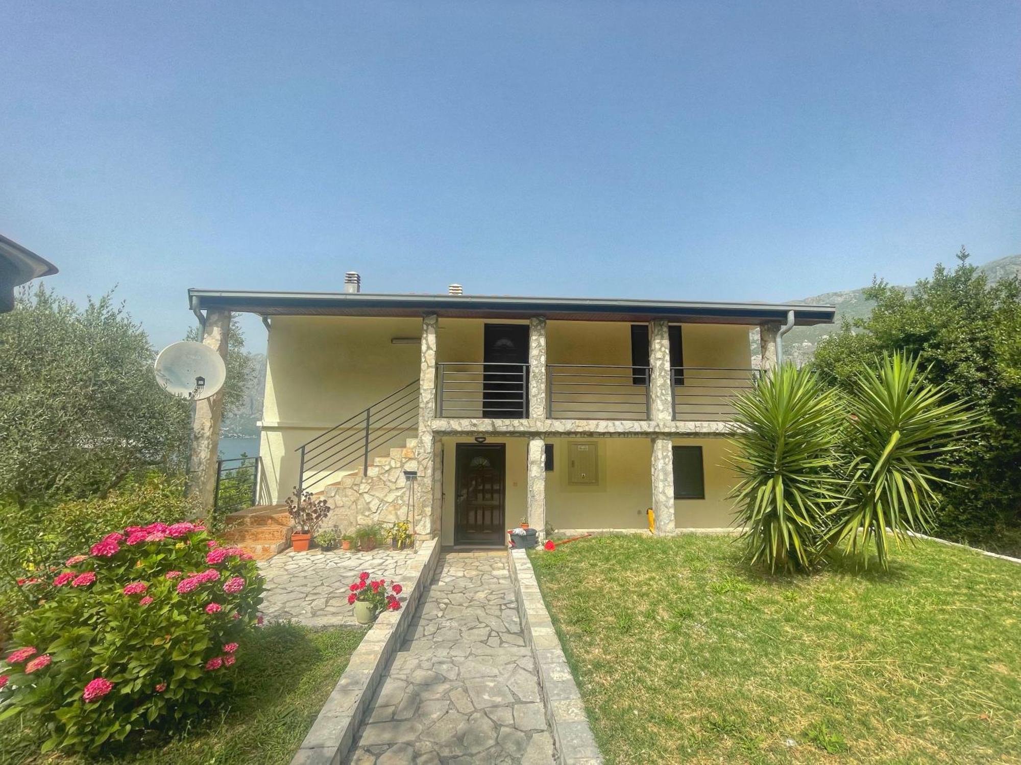 Krivokapic Prcanj With Bay View * Kotor