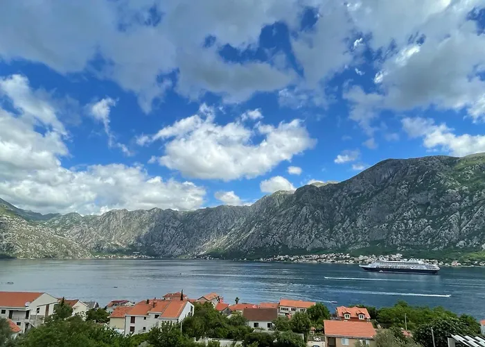 Apartments Krivokapic Prcanj With Bay View
